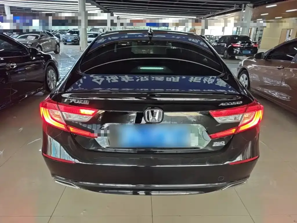 Honda Accord — фото 4