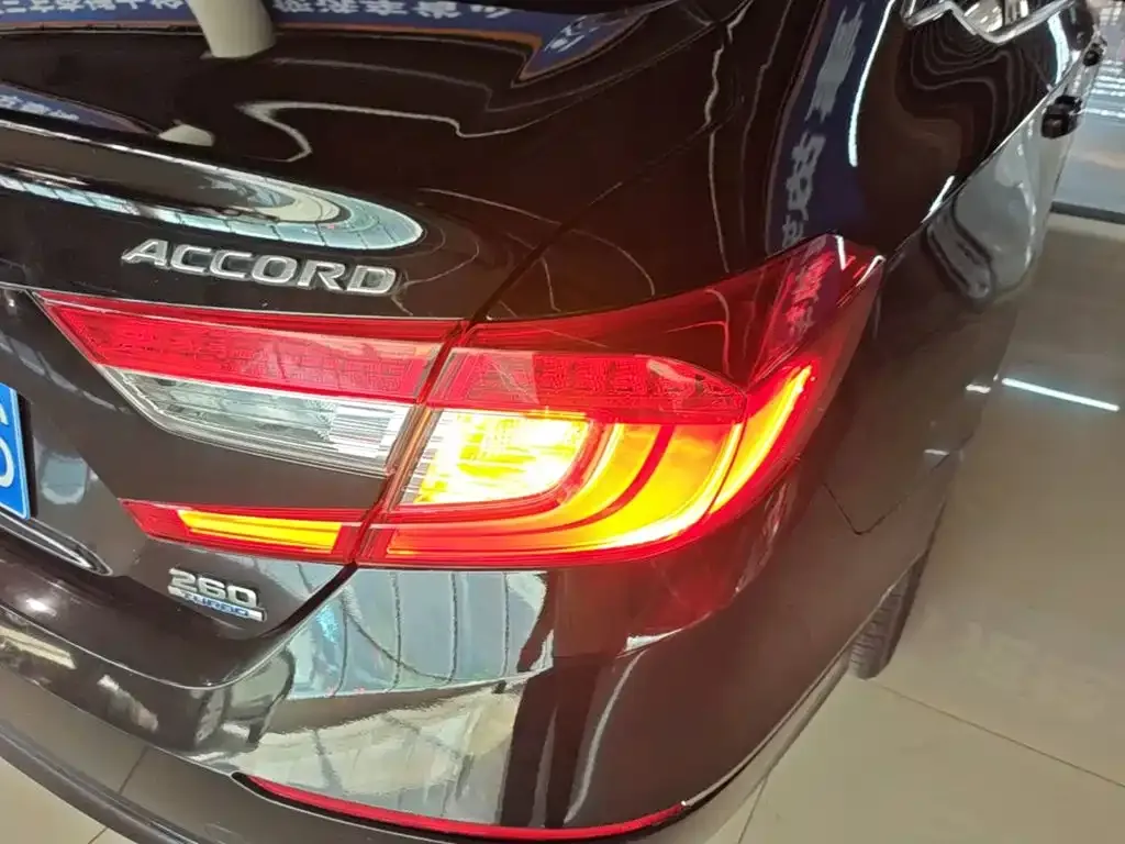 Honda Accord — фото 3