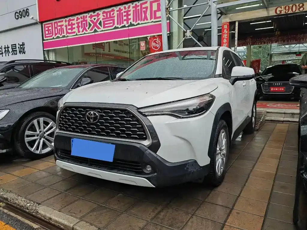 Toyota Corolla Cross — фото 1