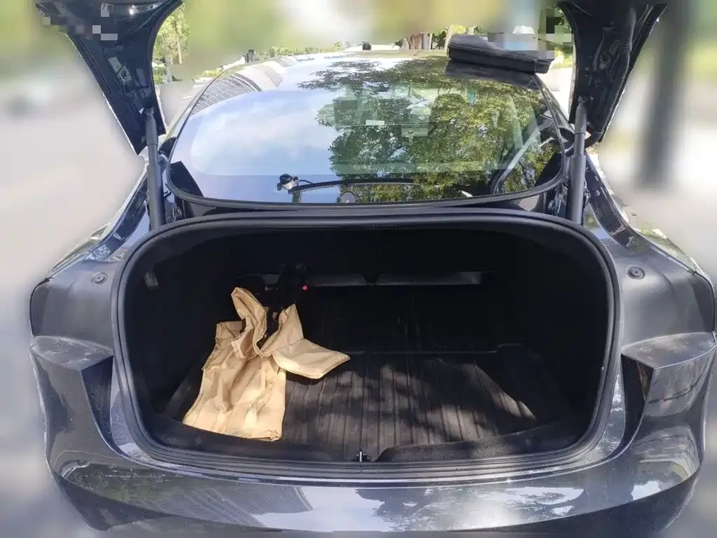 Tesla Model 3 — фото 10