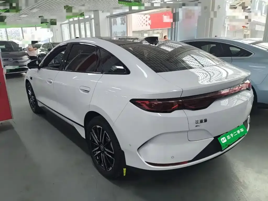 BYD Qin L — фото 10