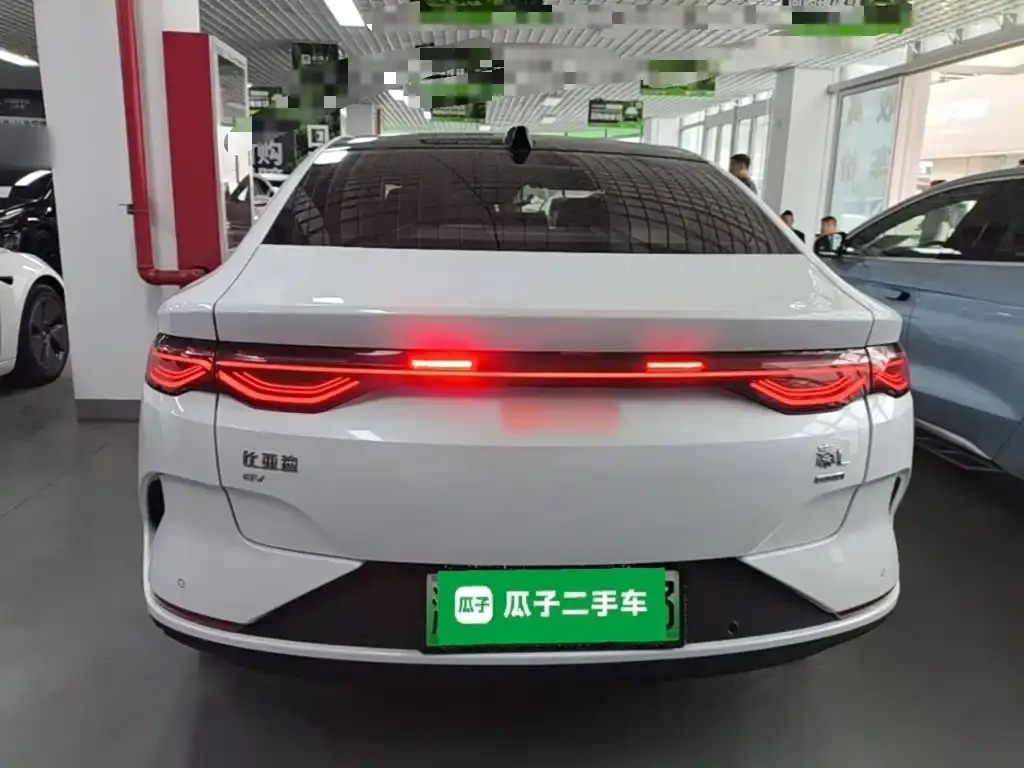 BYD Qin L — фото 6