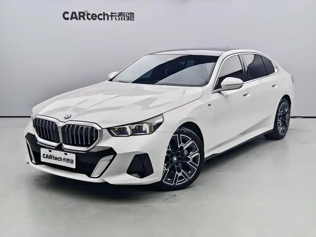 BMW 5 Series — фото 1