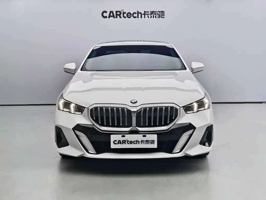 BMW 5 Series — фото 2