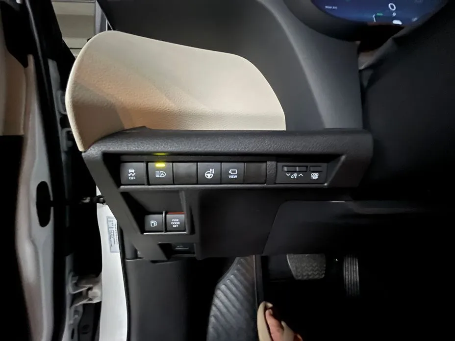 Toyota Sienna — фото 7