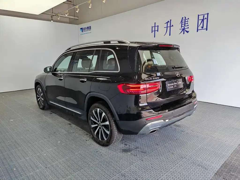 Mercedes-Benz GLB — фото 10
