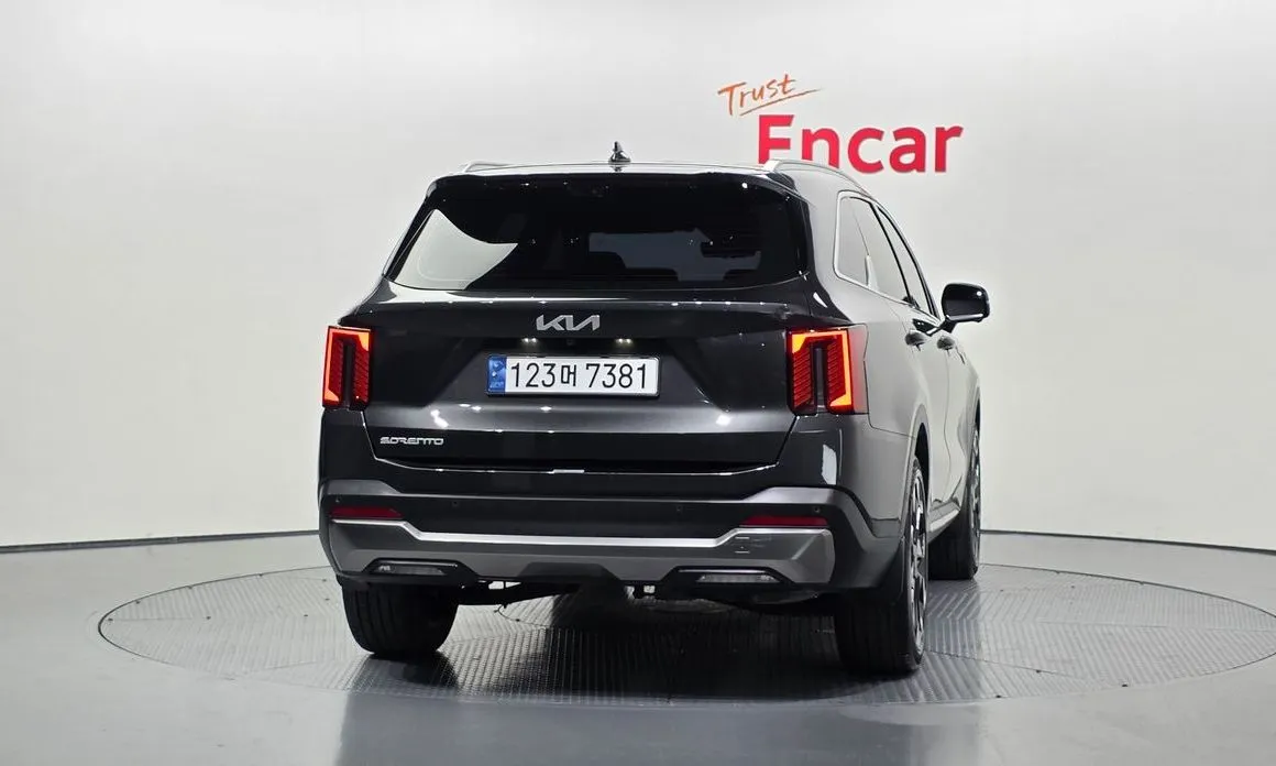 Kia Sorento — фото 9