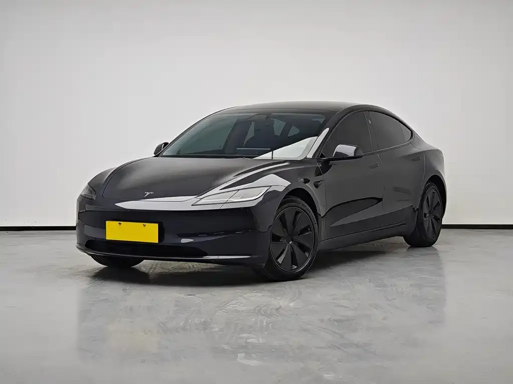 Tesla Model 3 — фото 1