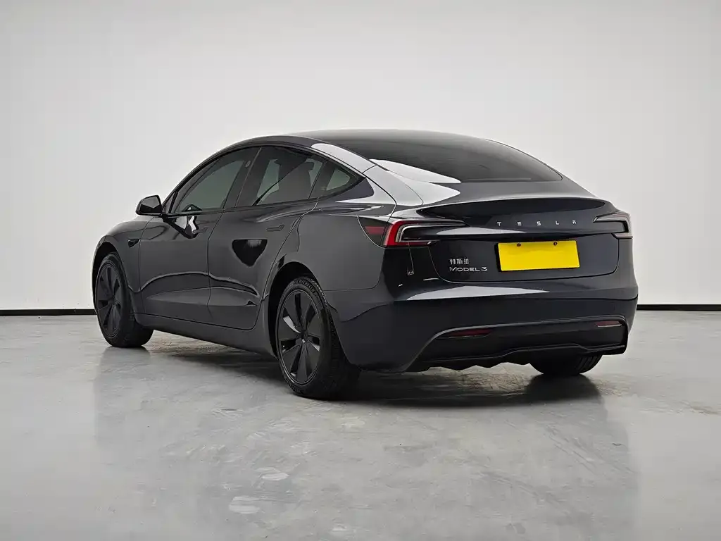 Tesla Model 3 — фото 10