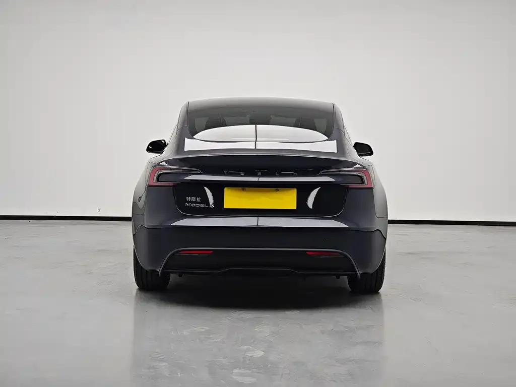 Tesla Model 3 — фото 2