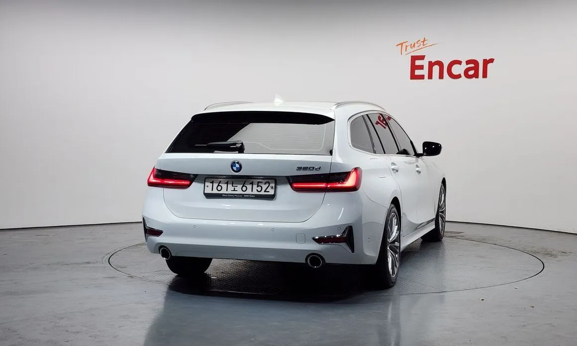 BMW 3-Series 2022 из KR, фото 2