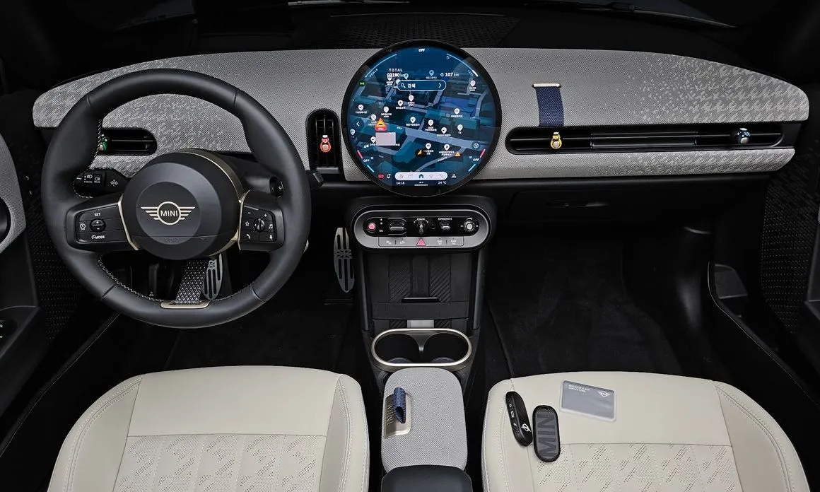 Mini Cooper Convertible 2026 из KR, фото 4
