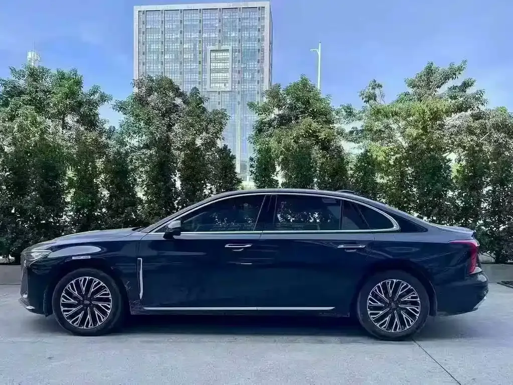 Hongqi H5 — фото 6