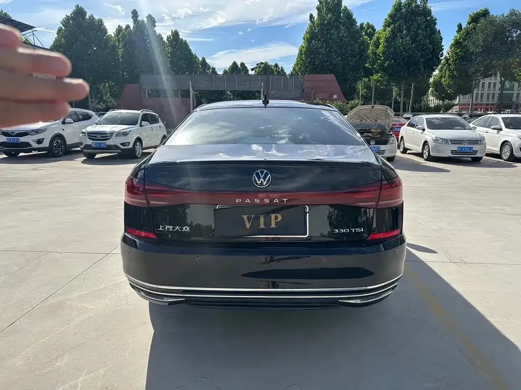 Volkswagen Passat — фото 6