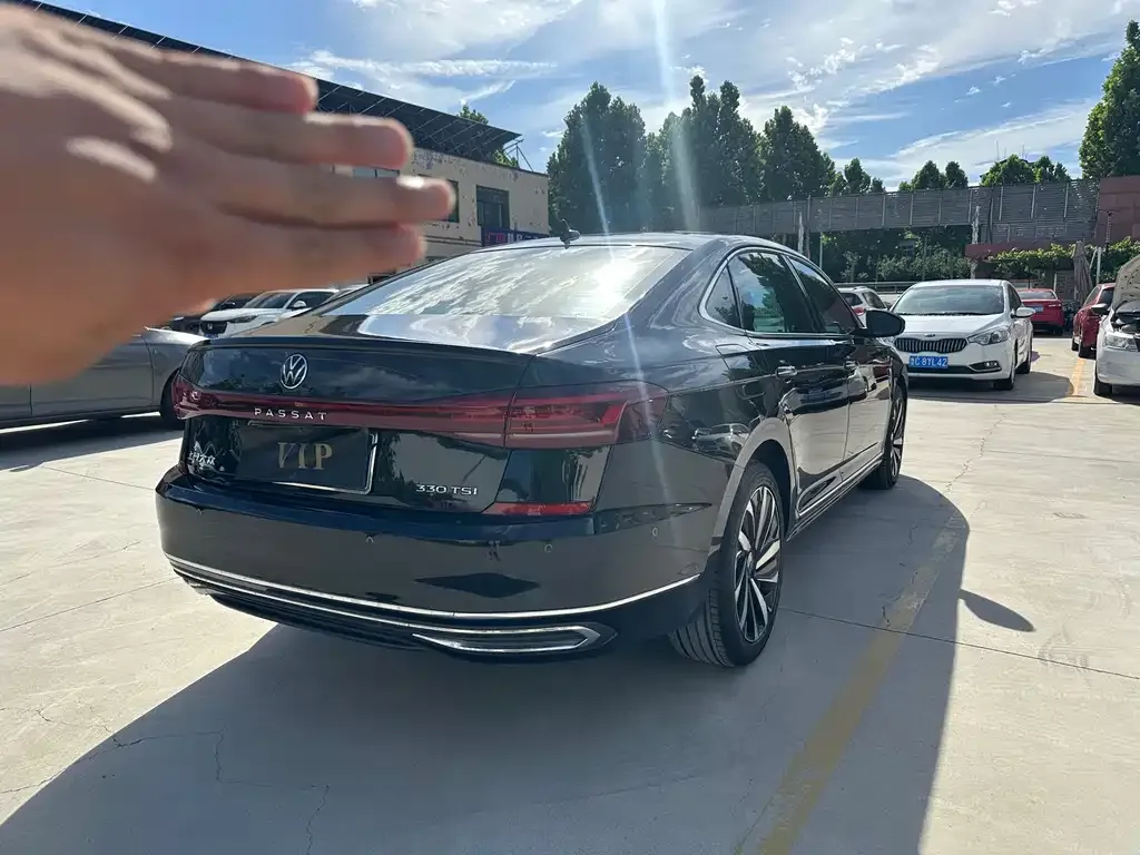 Volkswagen Passat — фото 9