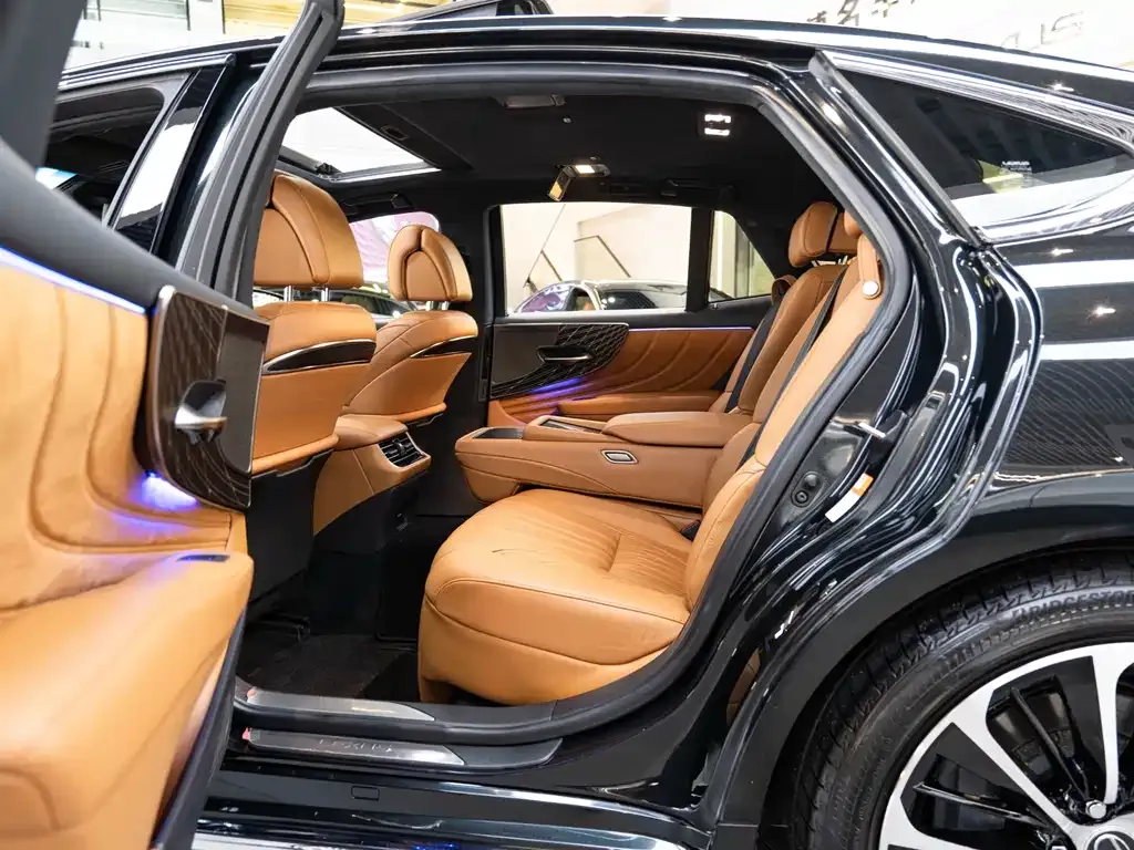 Lexus LS 2021 из CN, фото 8
