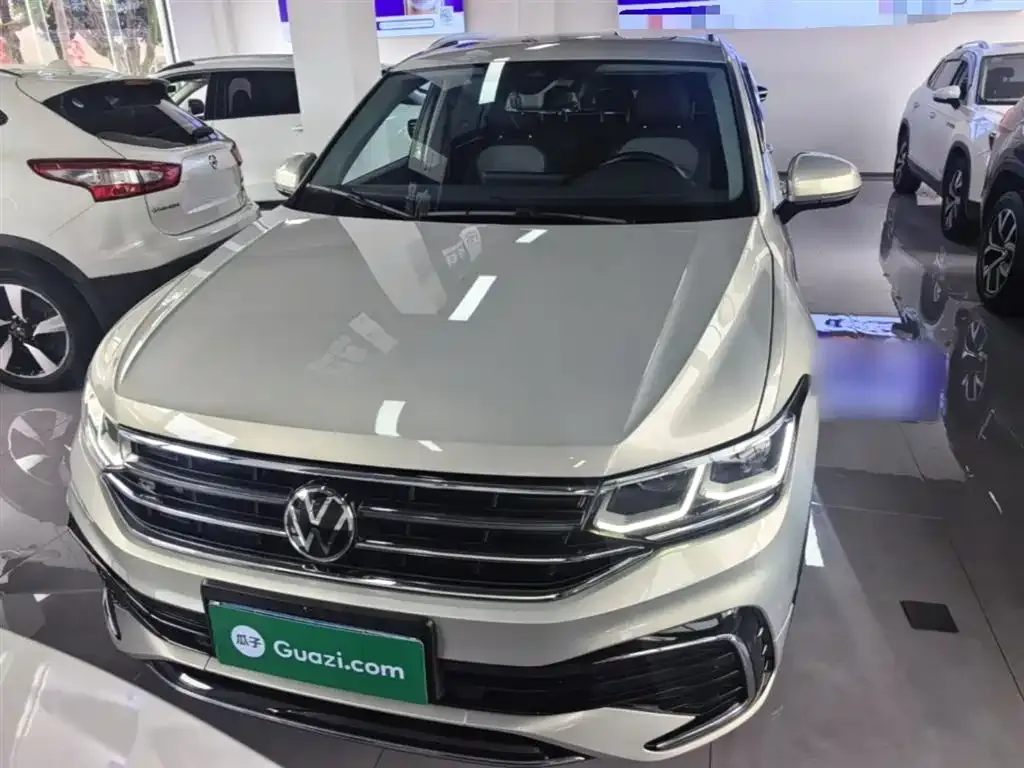 Volkswagen Tiguan L — фото 4