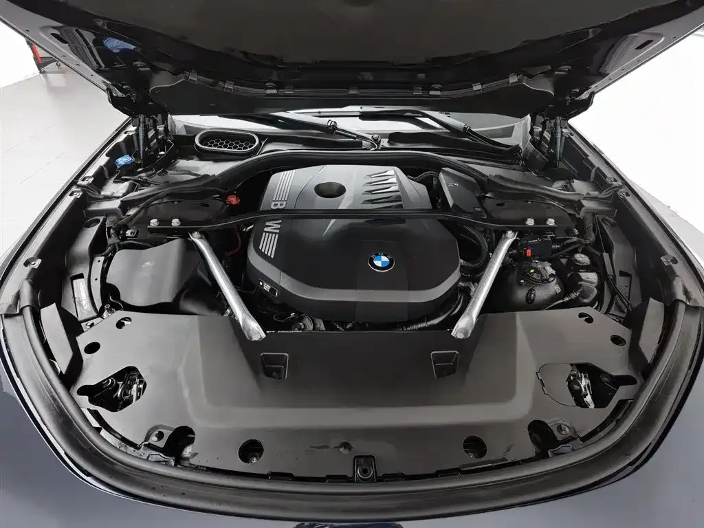 BMW 7 Series 2023 из CN, фото 2