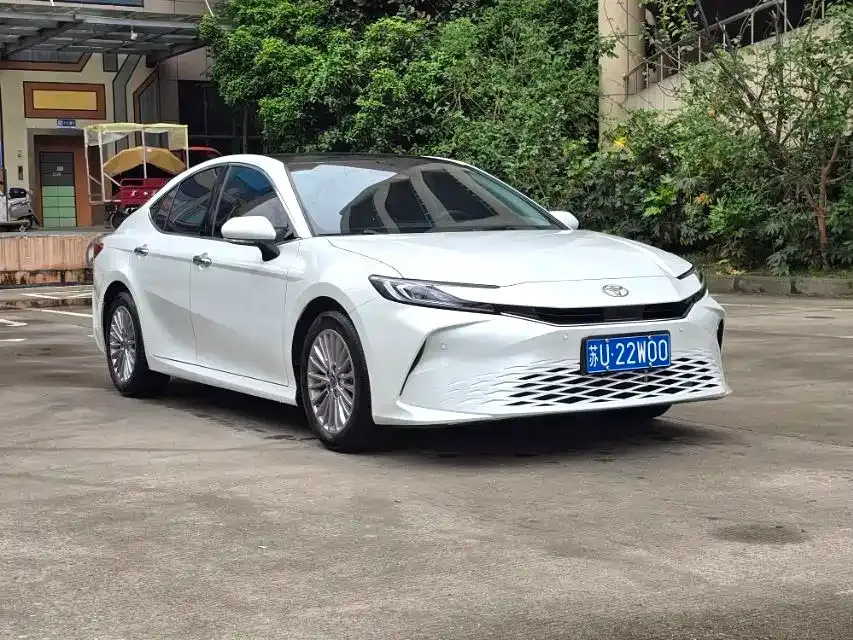 Toyota Camry — фото 7