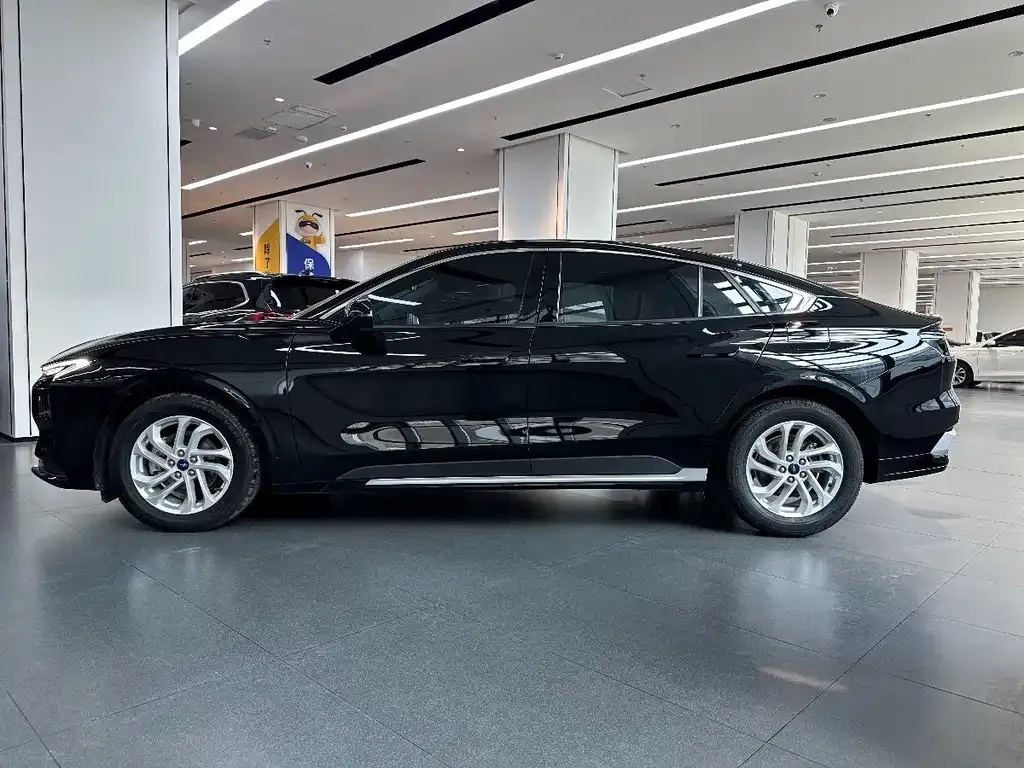 Ford Mondeo 2023 из CN, фото 8