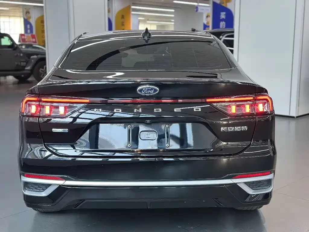 Ford Mondeo 2023 из CN, фото 3