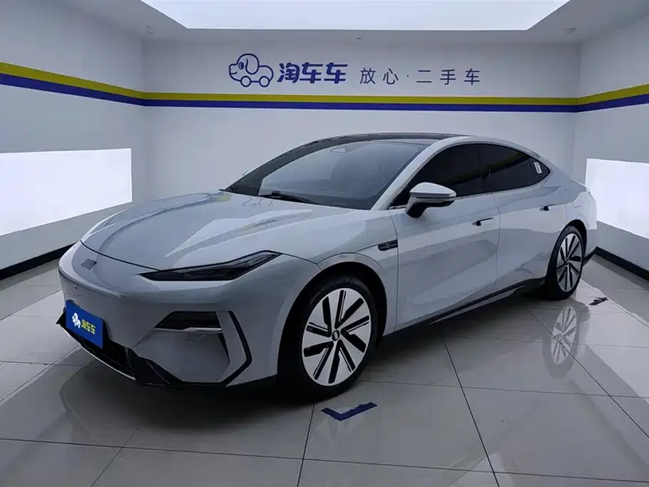 Geely Galaxy E8 — фото 1