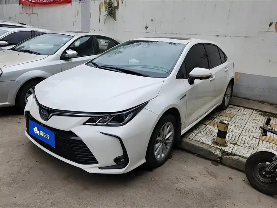 Toyota Corolla — фото 1
