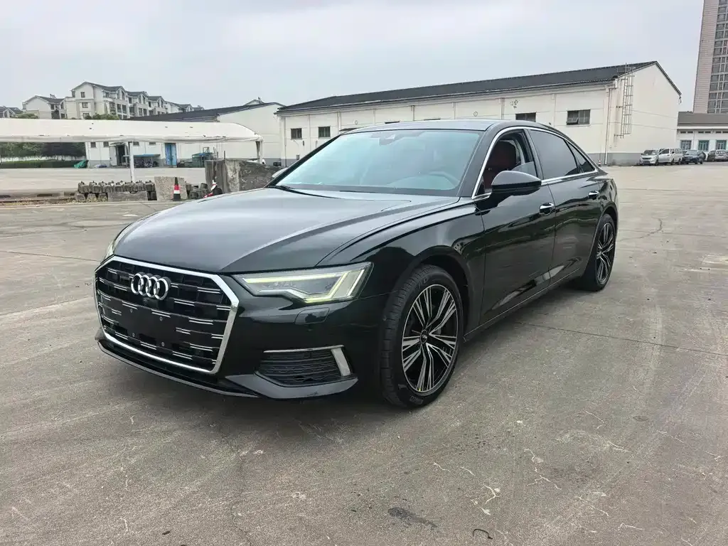 Audi A6L — фото 1