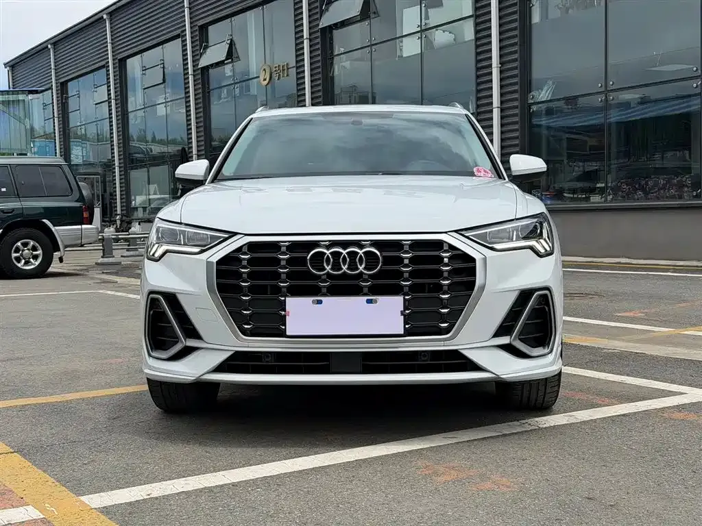 Audi Q3 — фото 9
