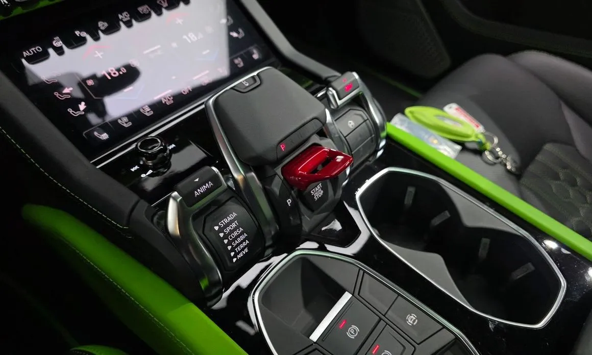 Lamborghini Urus 2025 из KR, фото 7