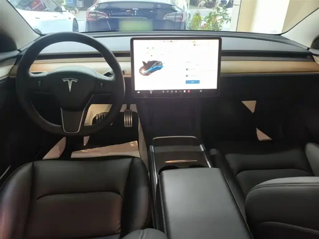 Tesla Model 3 — фото 4