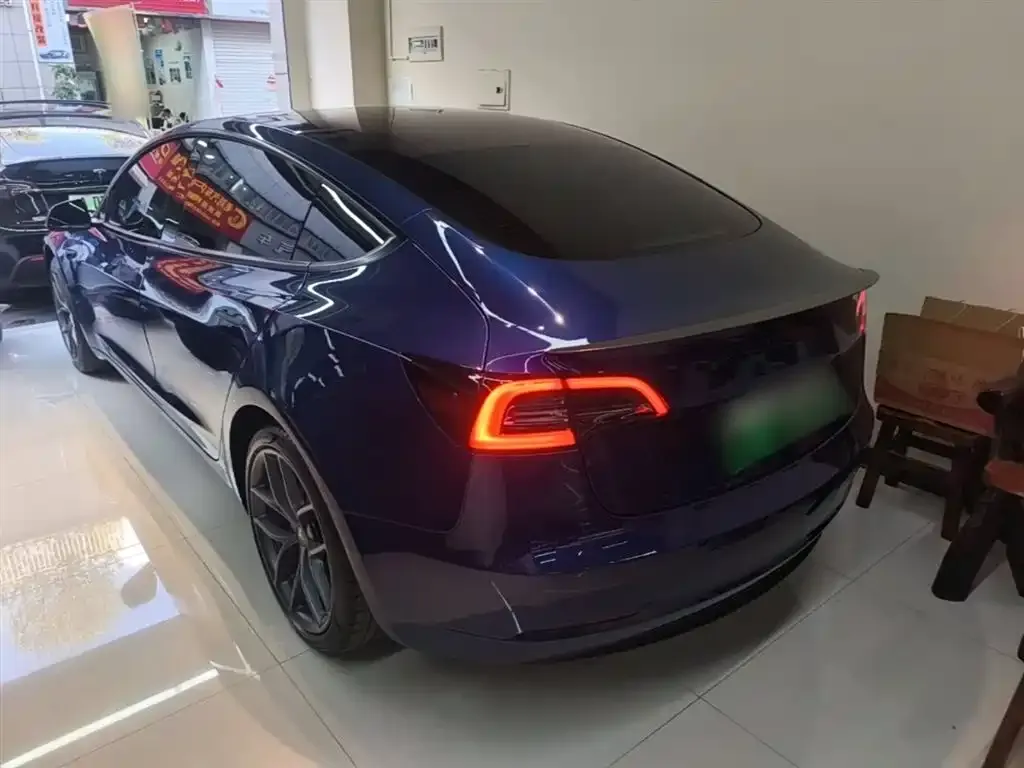 Tesla Model 3 — фото 7