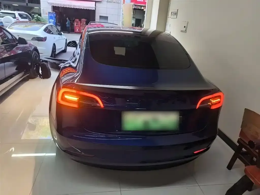 Tesla Model 3 — фото 8