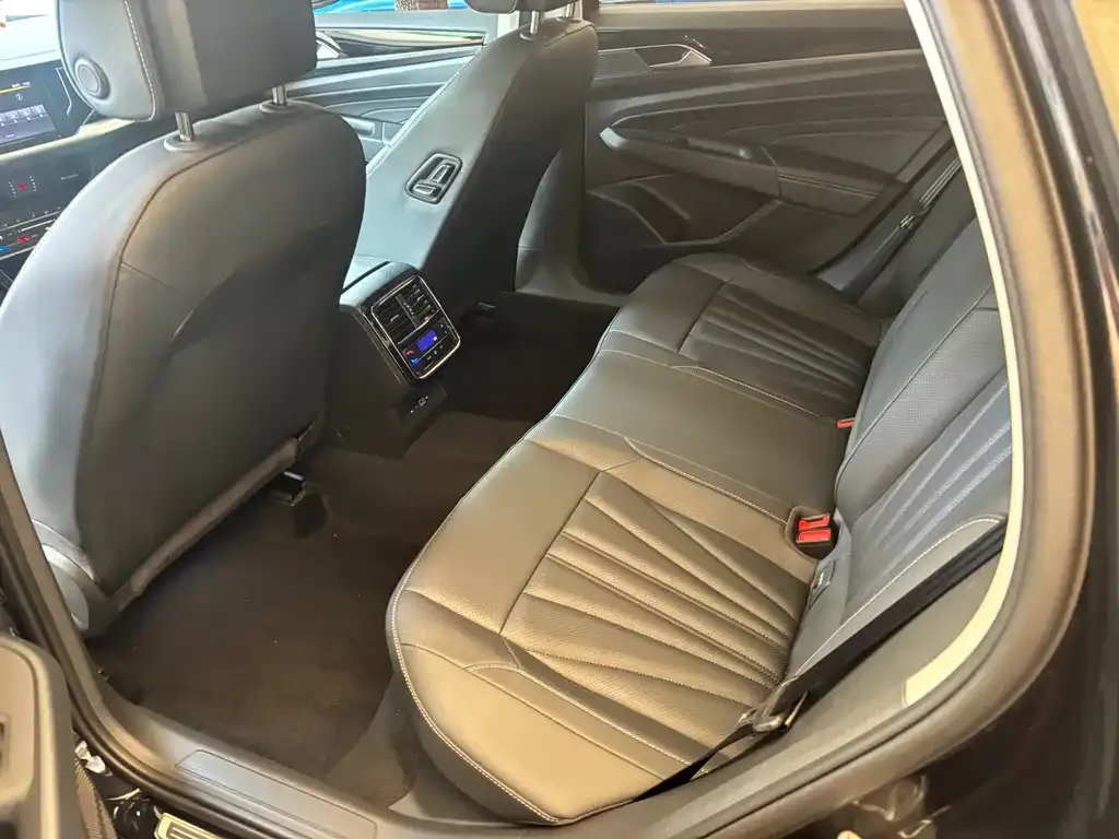 Volkswagen Passat — фото 5