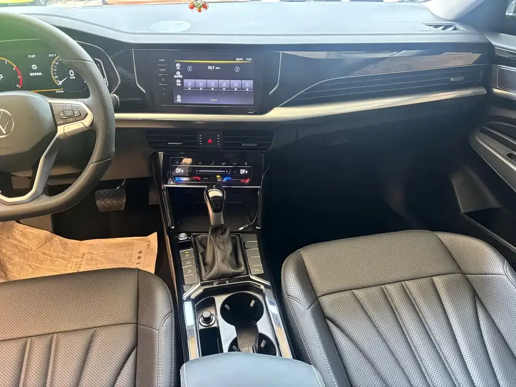 Volkswagen Passat — фото 7