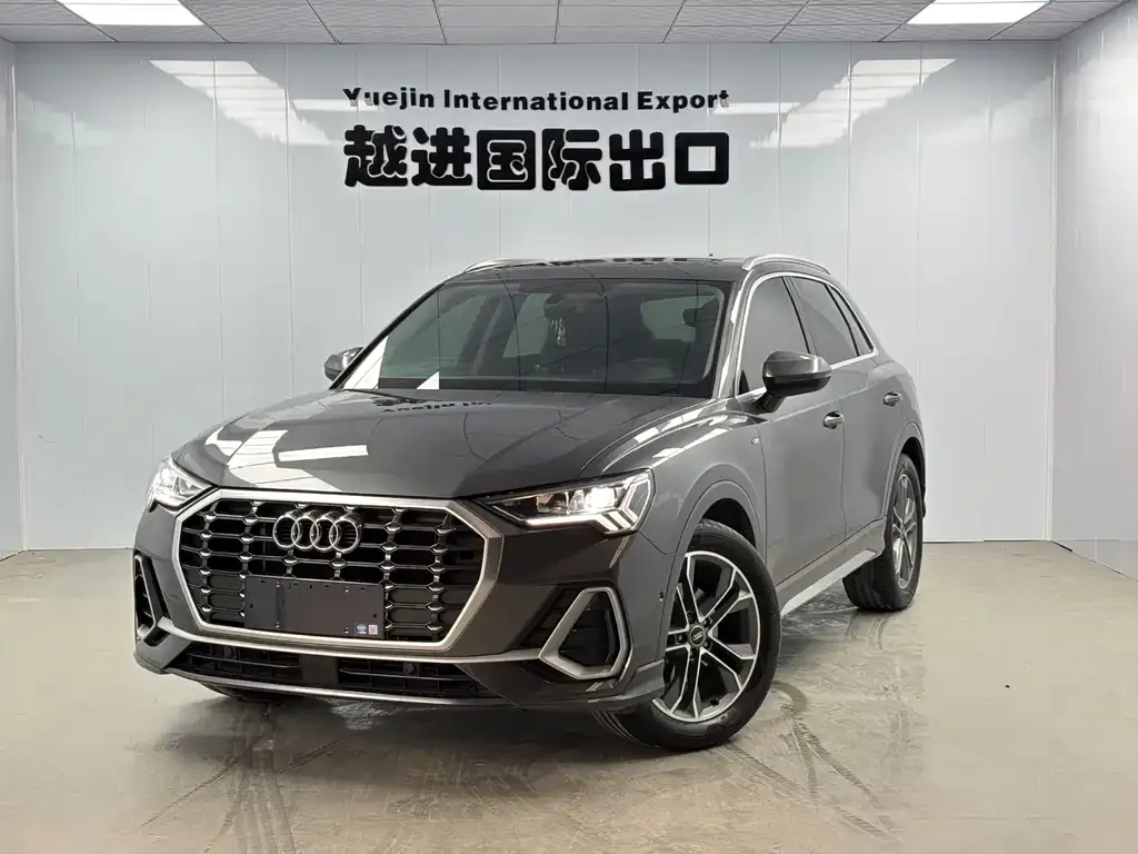 Audi Q3 — фото 1