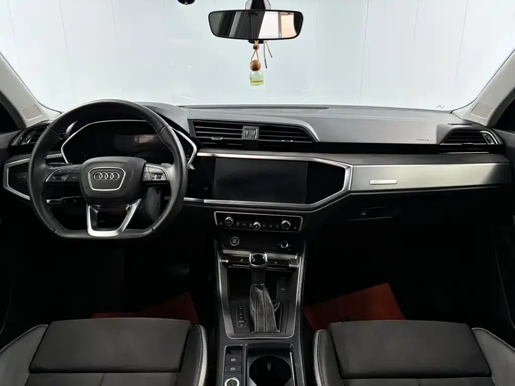 Audi Q3 — фото 7