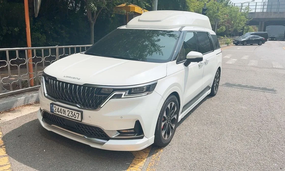 Kia Carnival 2023 из KR, фото 1
