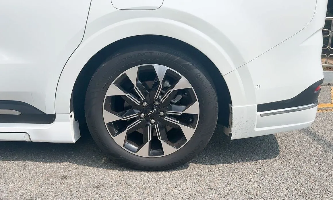 Kia Carnival 2023 из KR, фото 5