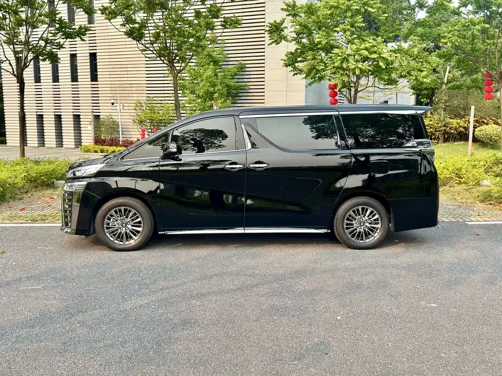 Toyota Vellfire — фото 7