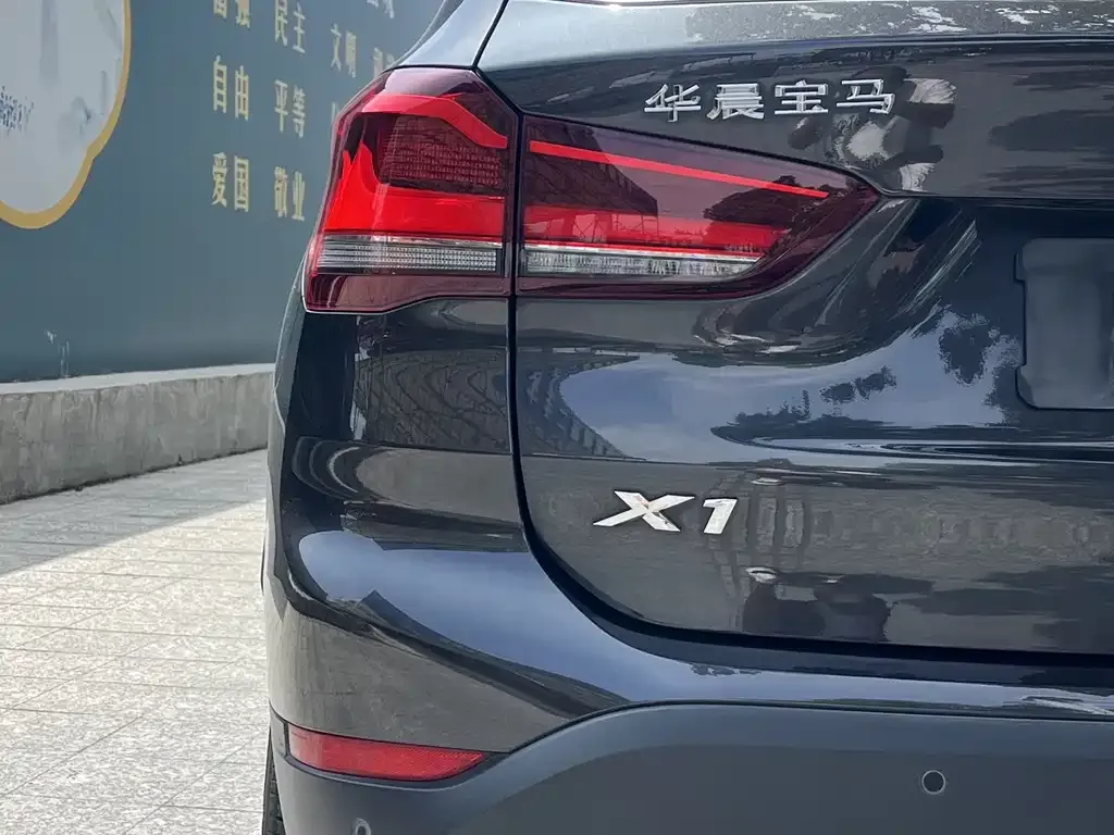 BMW X1 — фото 3