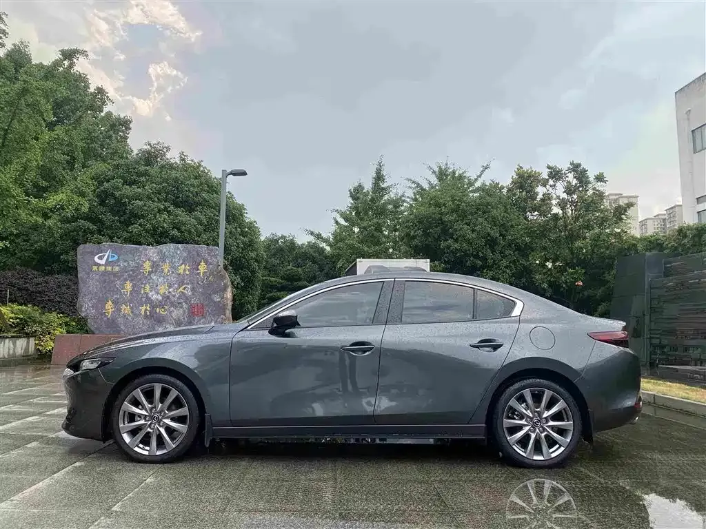 Mazda 3 Axela 2022 из CN, фото 2