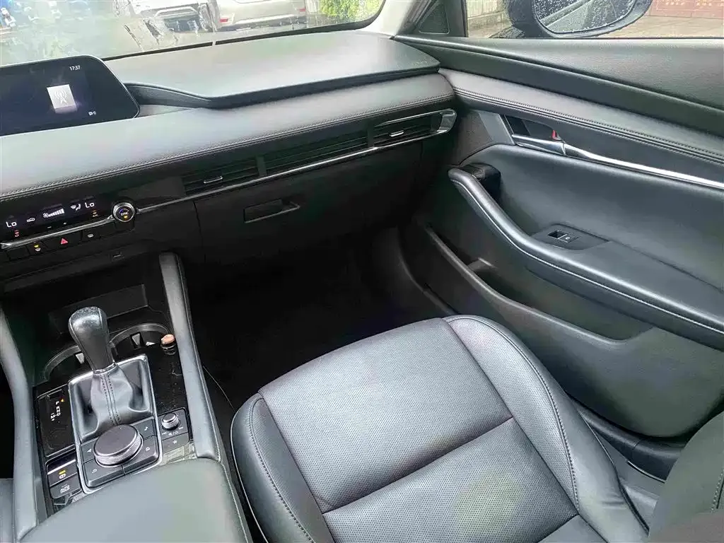 Mazda 3 Axela 2022 из CN, фото 4