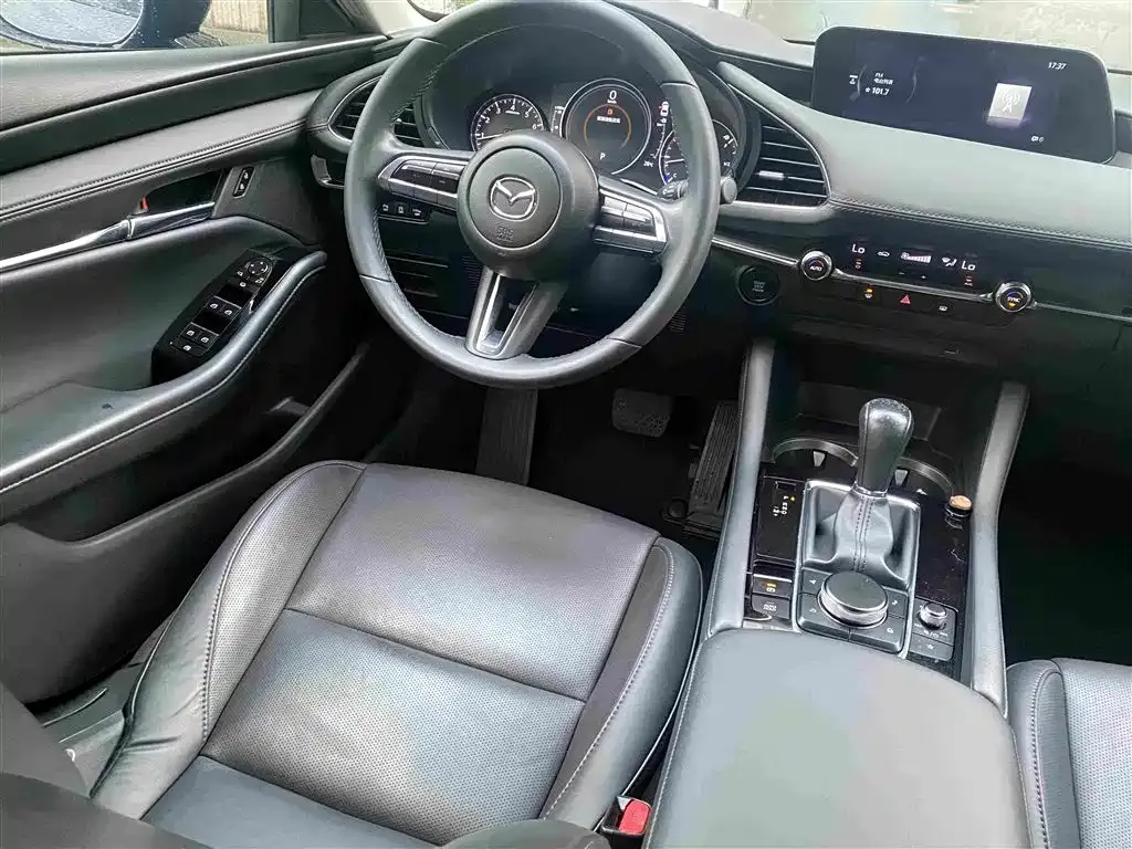 Mazda 3 Axela 2022 из CN, фото 3