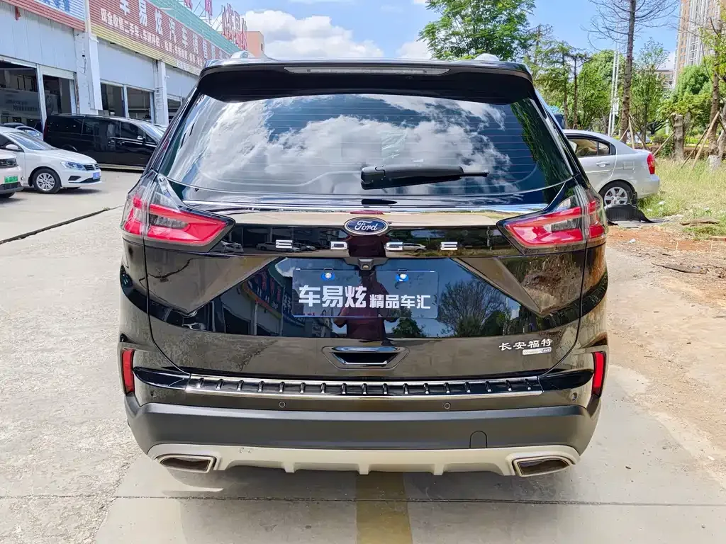 Ford Edge — фото 8