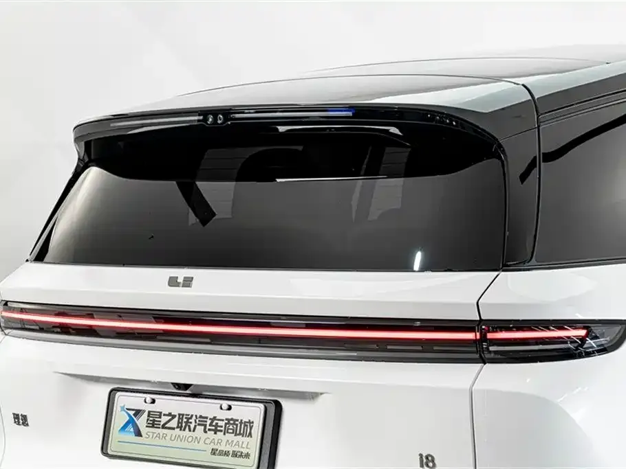 Li Auto i8 — фото 8