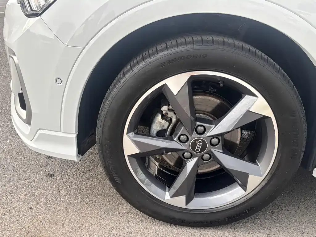 Audi Q3 2023 из CN, фото 5