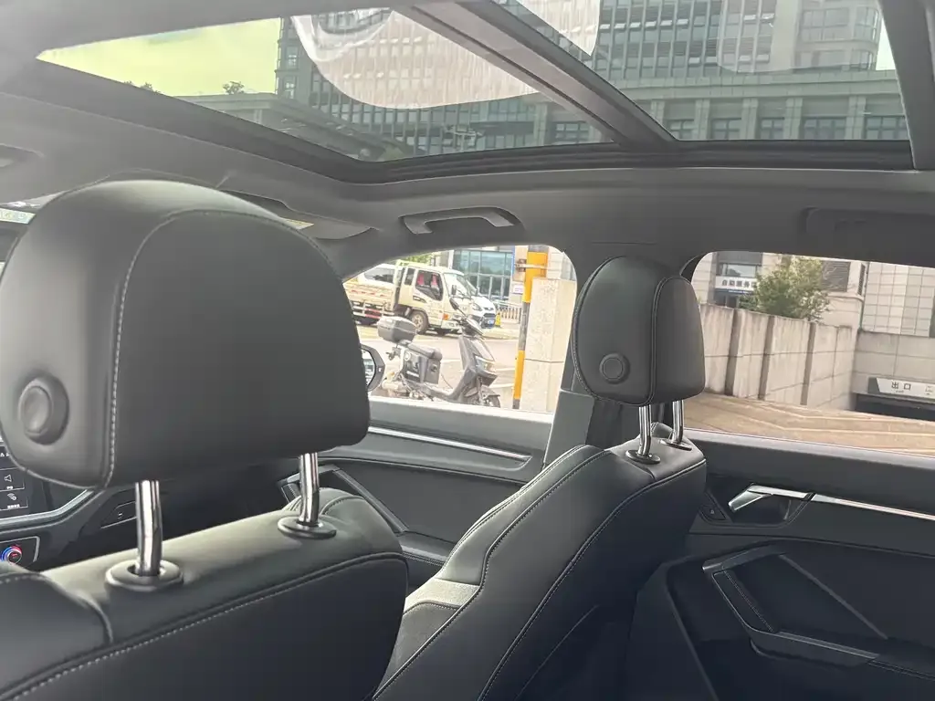 Audi Q3 2023 из CN, фото 10