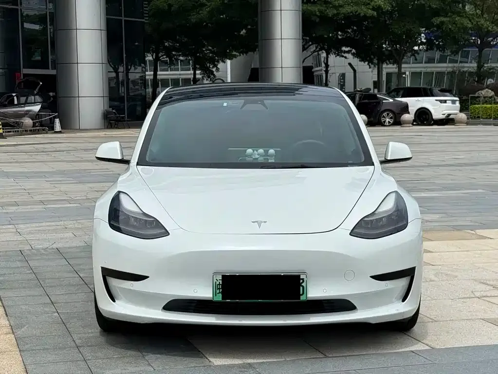 Tesla Model 3 — фото 10