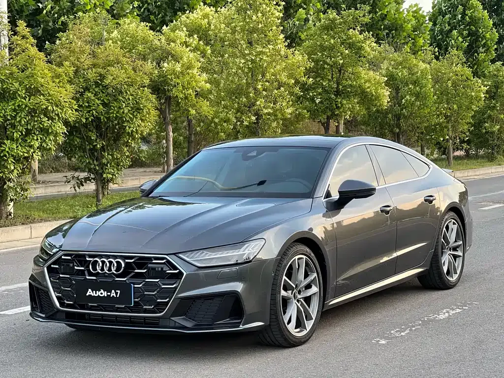Audi A7 — фото 1